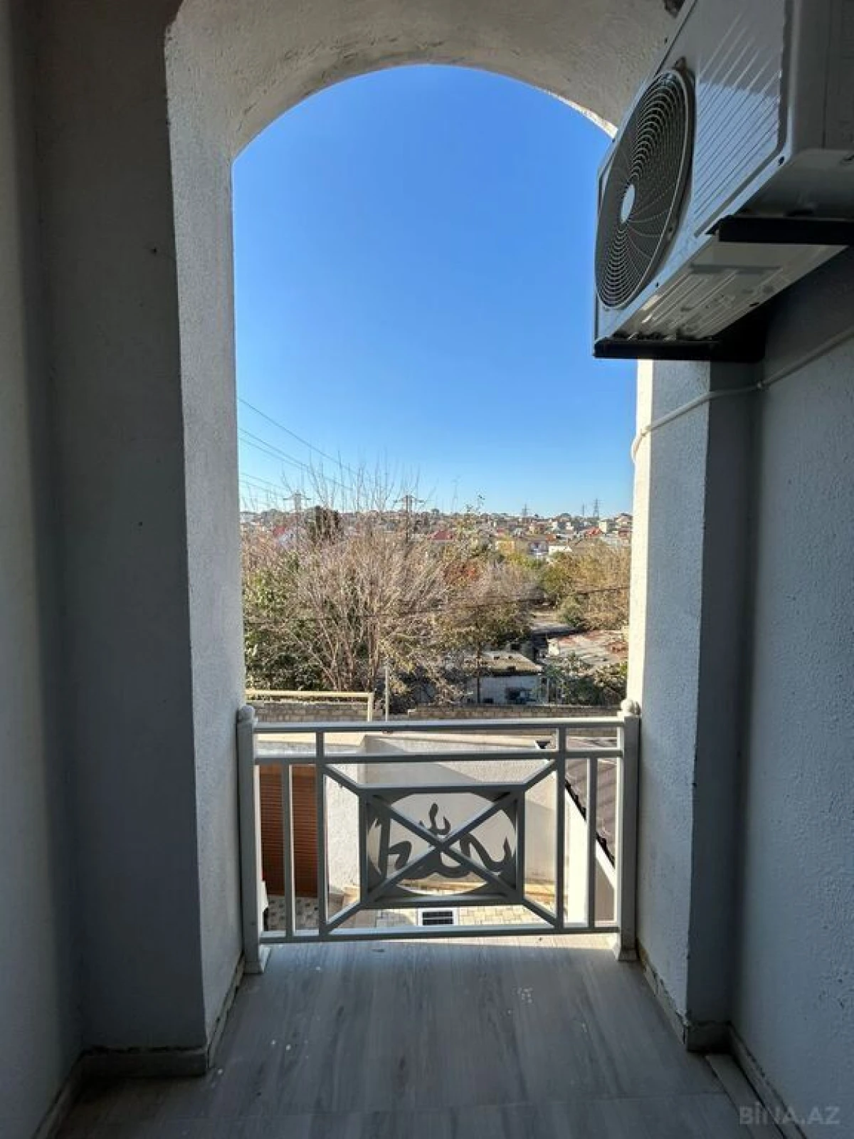 Satılır 7 otaqlı həyət evi 450 m²