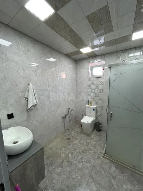 Satılır 7 otaqlı həyət evi 450 m²