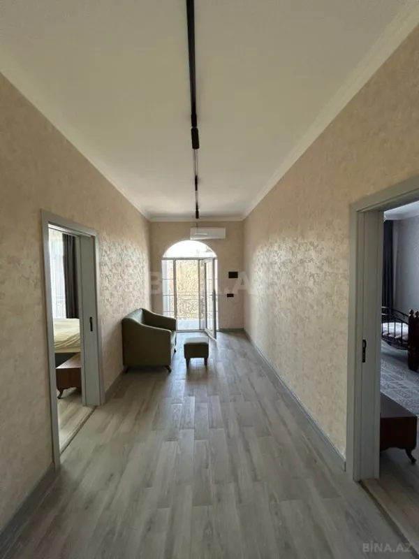 Satılır 7 otaqlı həyət evi 450 m²
