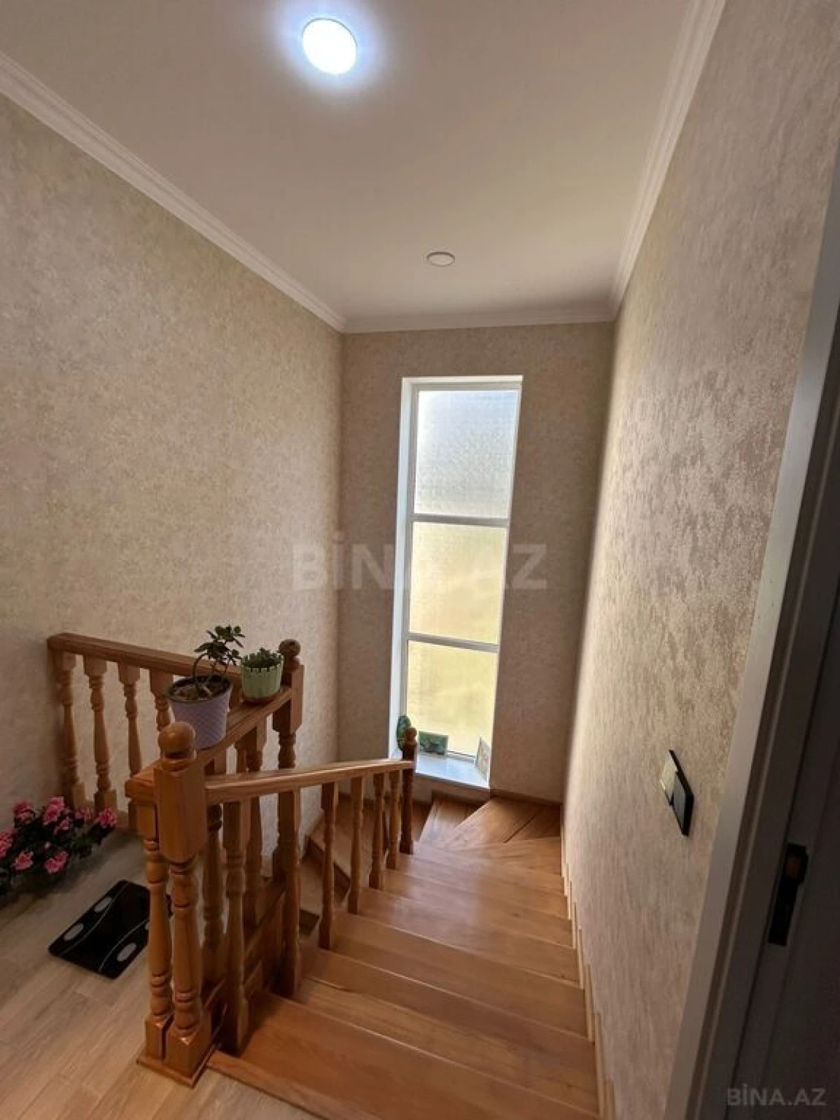 Satılır 7 otaqlı həyət evi 450 m²