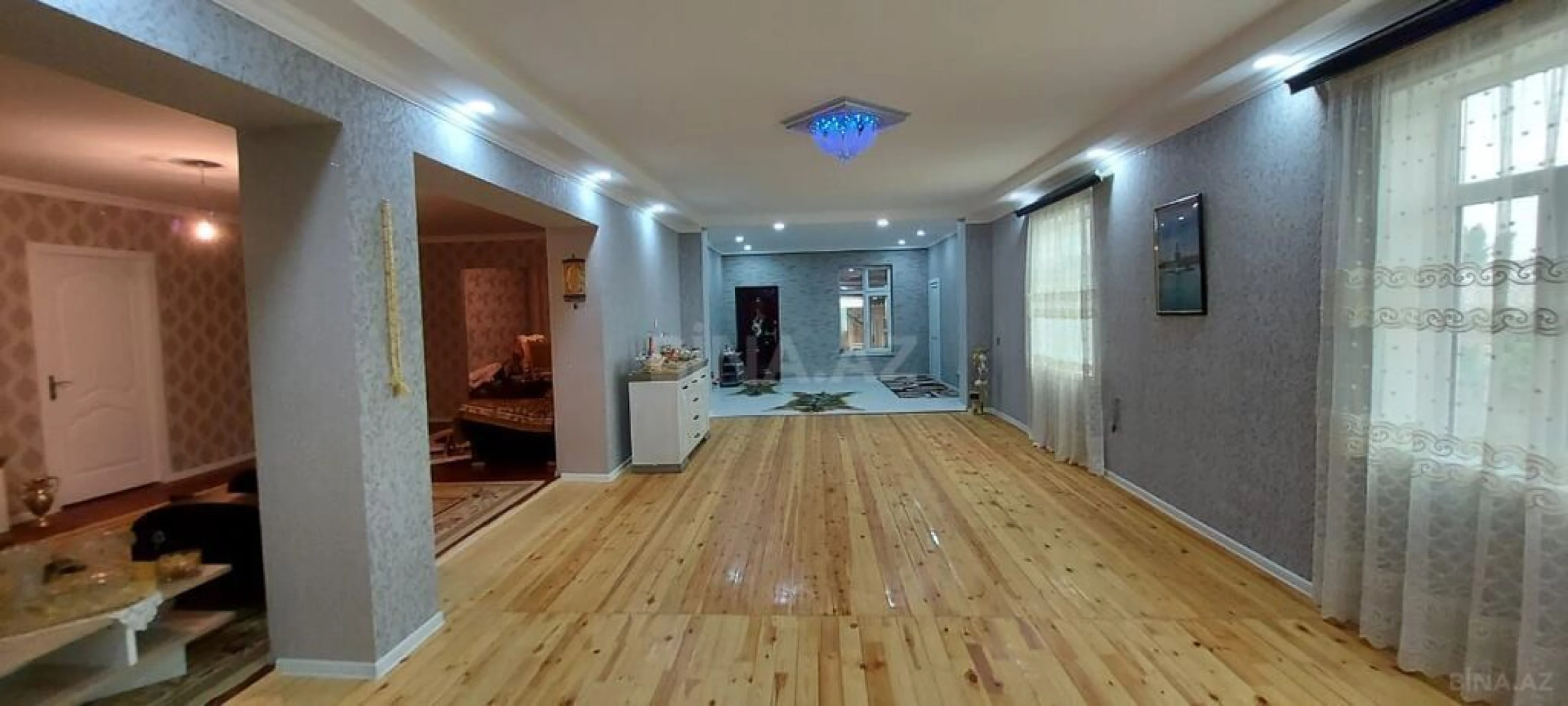 Satılır obyekt 240 m²