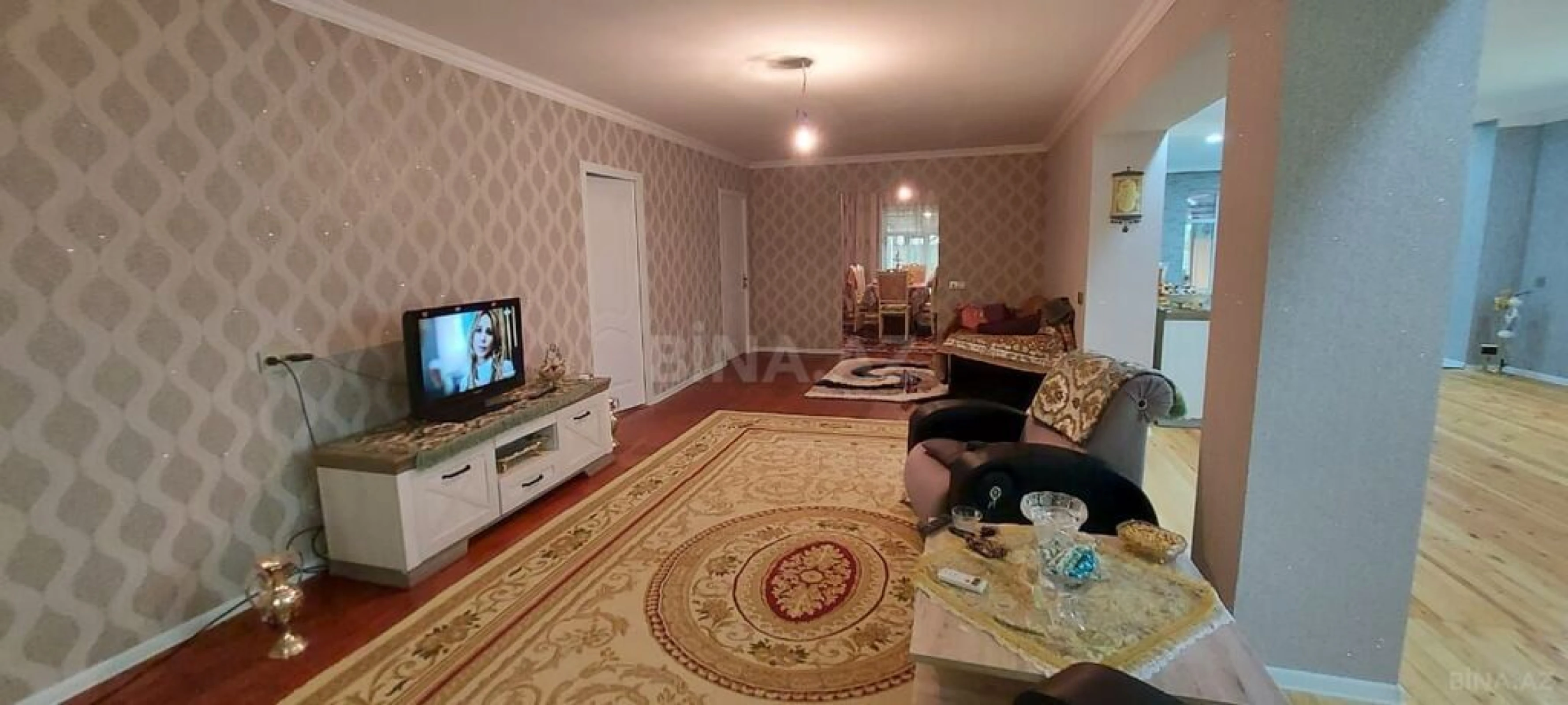 Satılır obyekt 240 m²