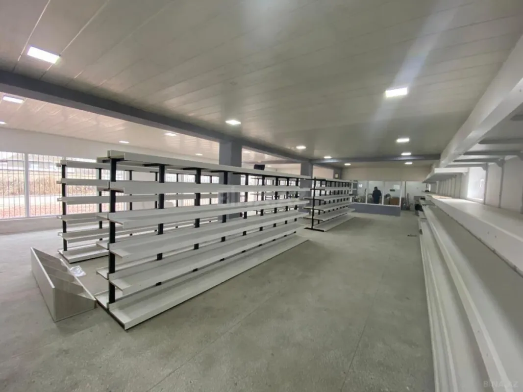 Satılır obyekt 240 m²