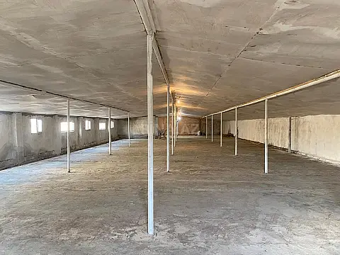 Satılır obyekt 240 m²