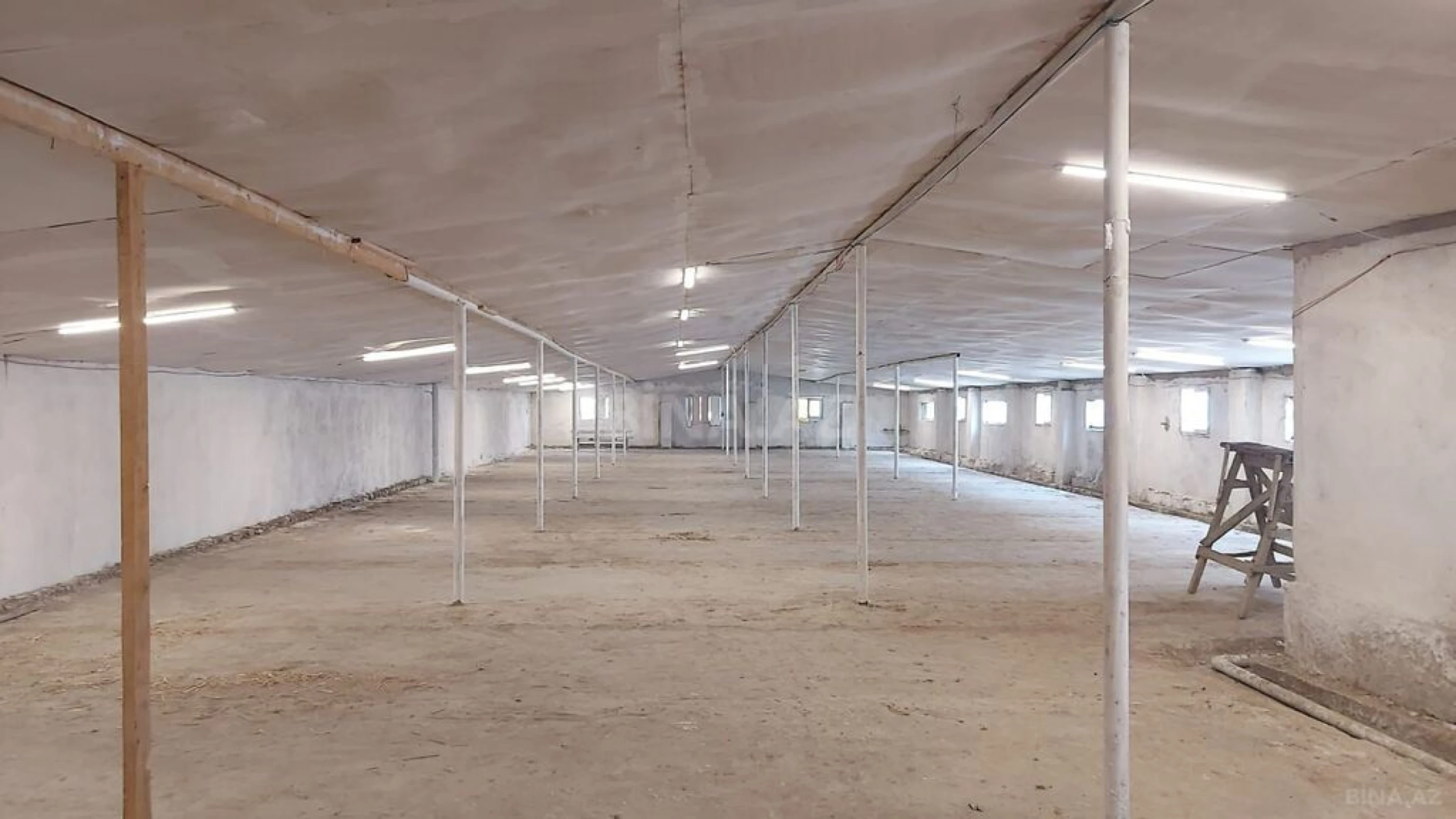 Satılır obyekt 240 m²