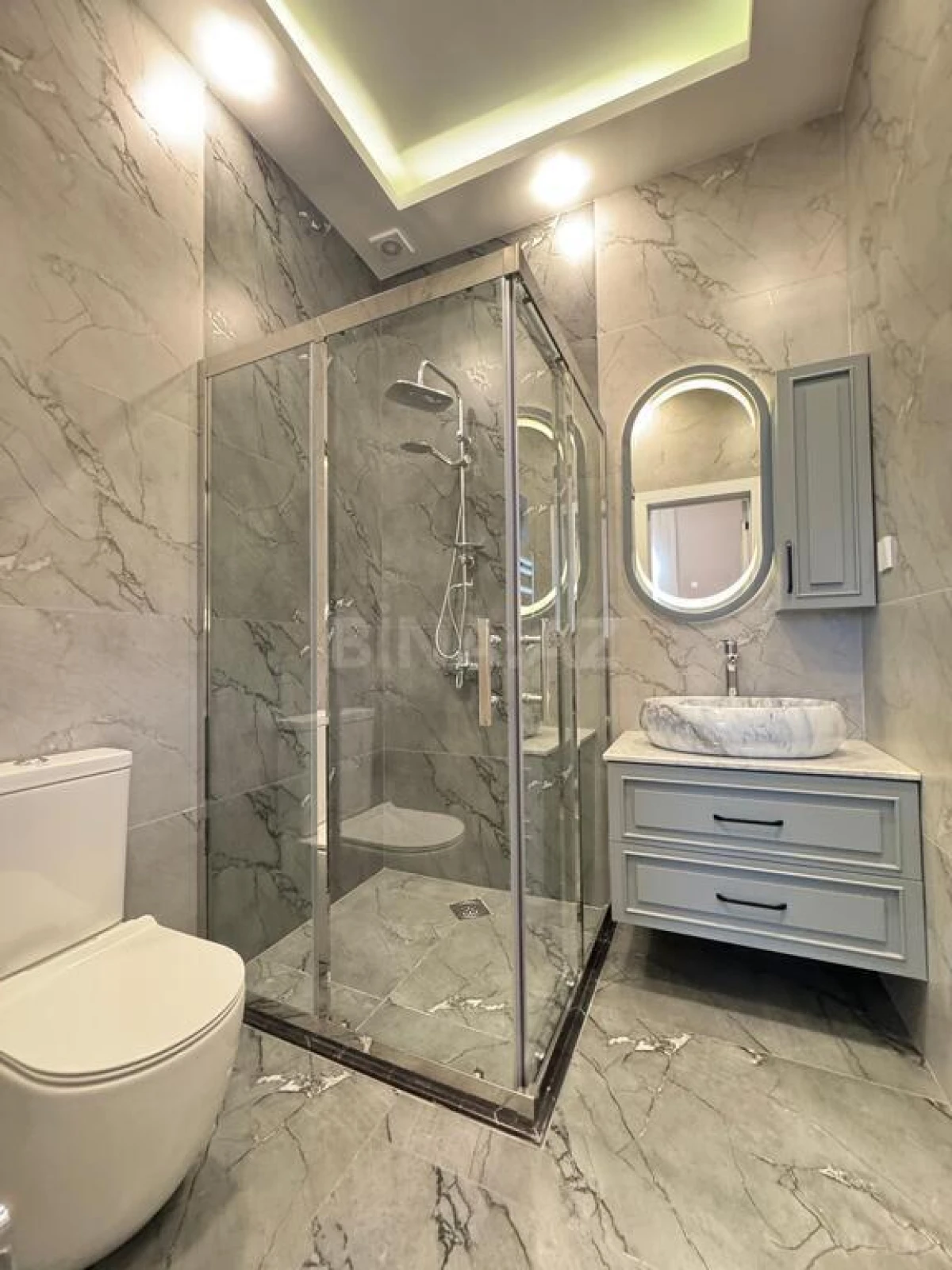 Satılır 5 otaqlı həyət evi 240 m²