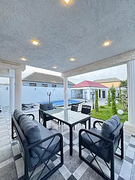 Satılır 5 otaqlı həyət evi 240 m²