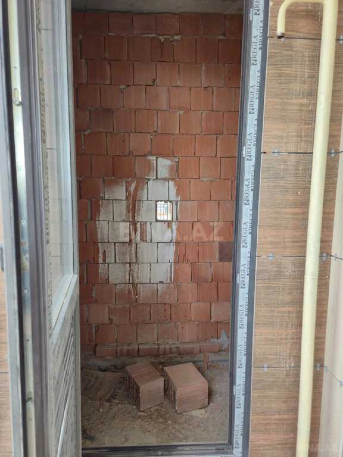 Satılır 3 otaqlı mənzil 157 m²