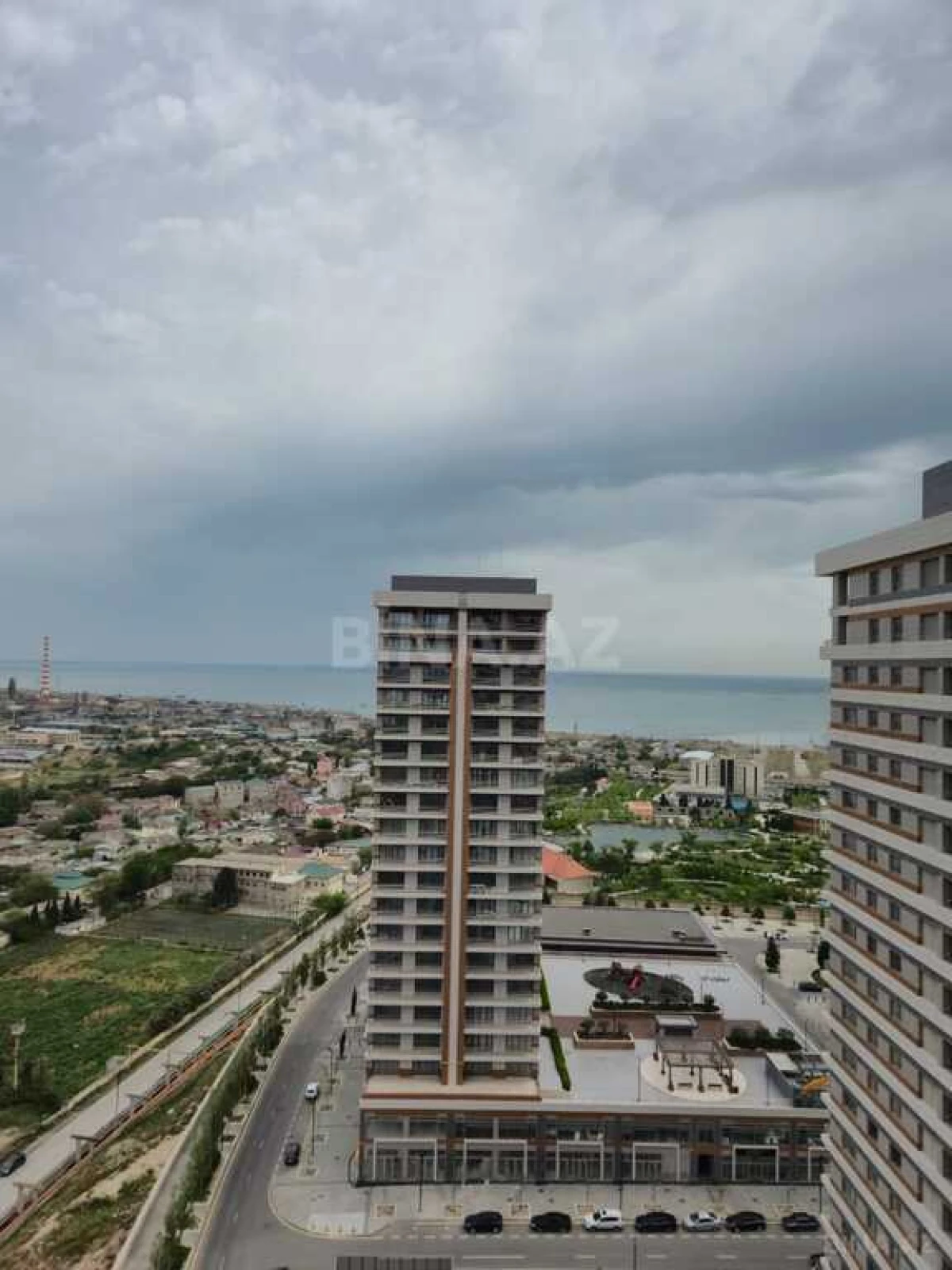 Satılır 3 otaqlı mənzil 157 m²