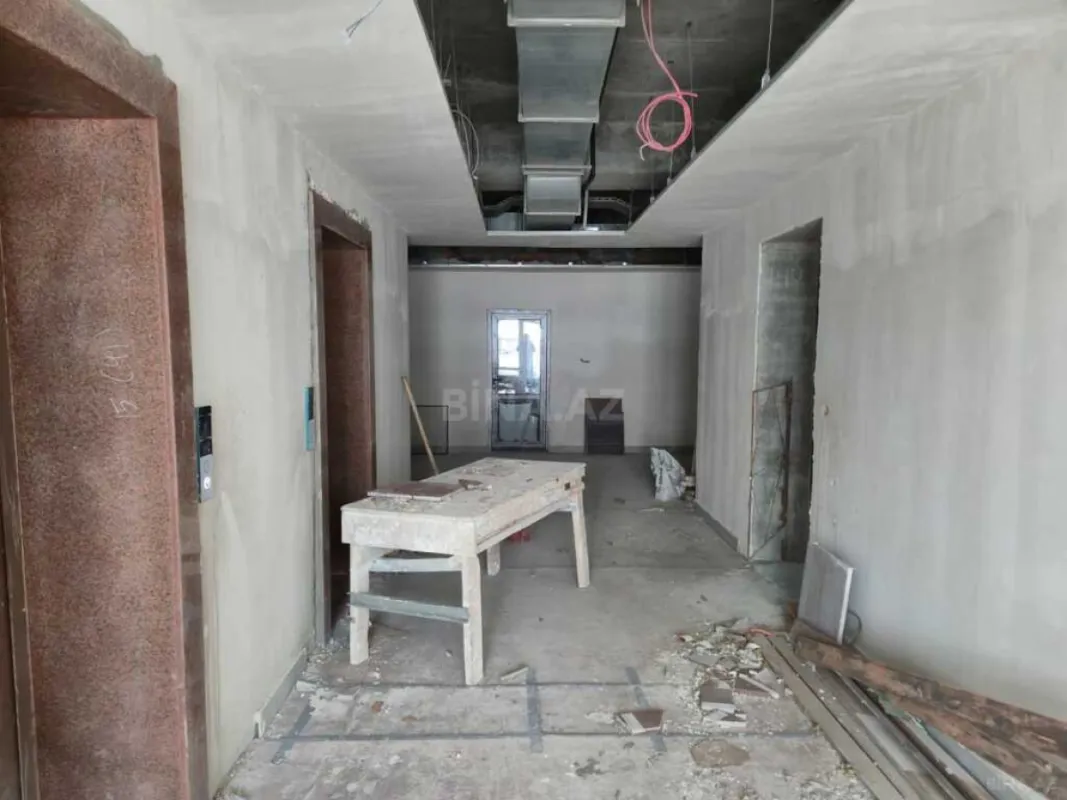 Satılır 3 otaqlı mənzil 157 m²