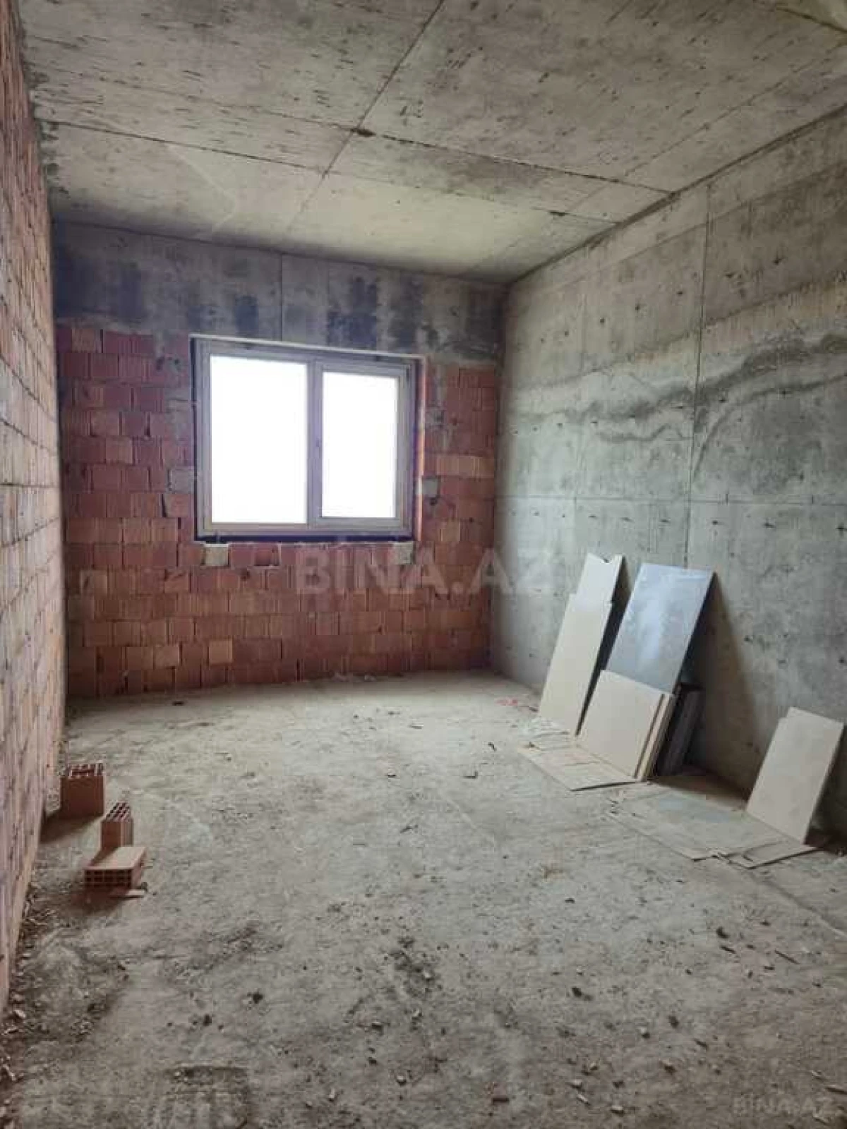Satılır 3 otaqlı mənzil 157 m²