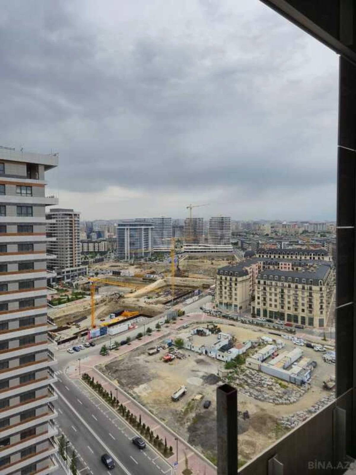 Satılır 3 otaqlı mənzil 157 m²