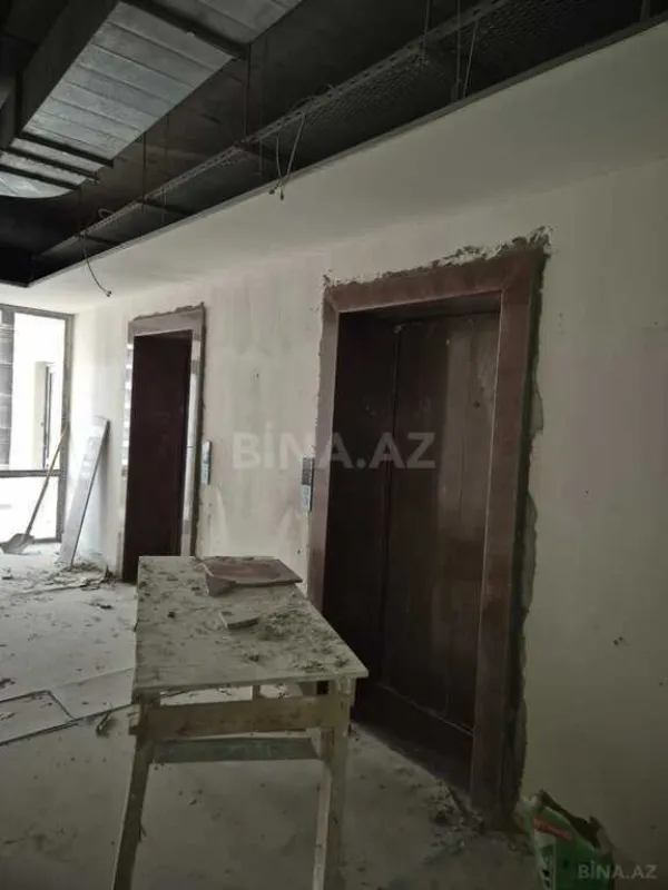 Satılır 3 otaqlı mənzil 157 m²
