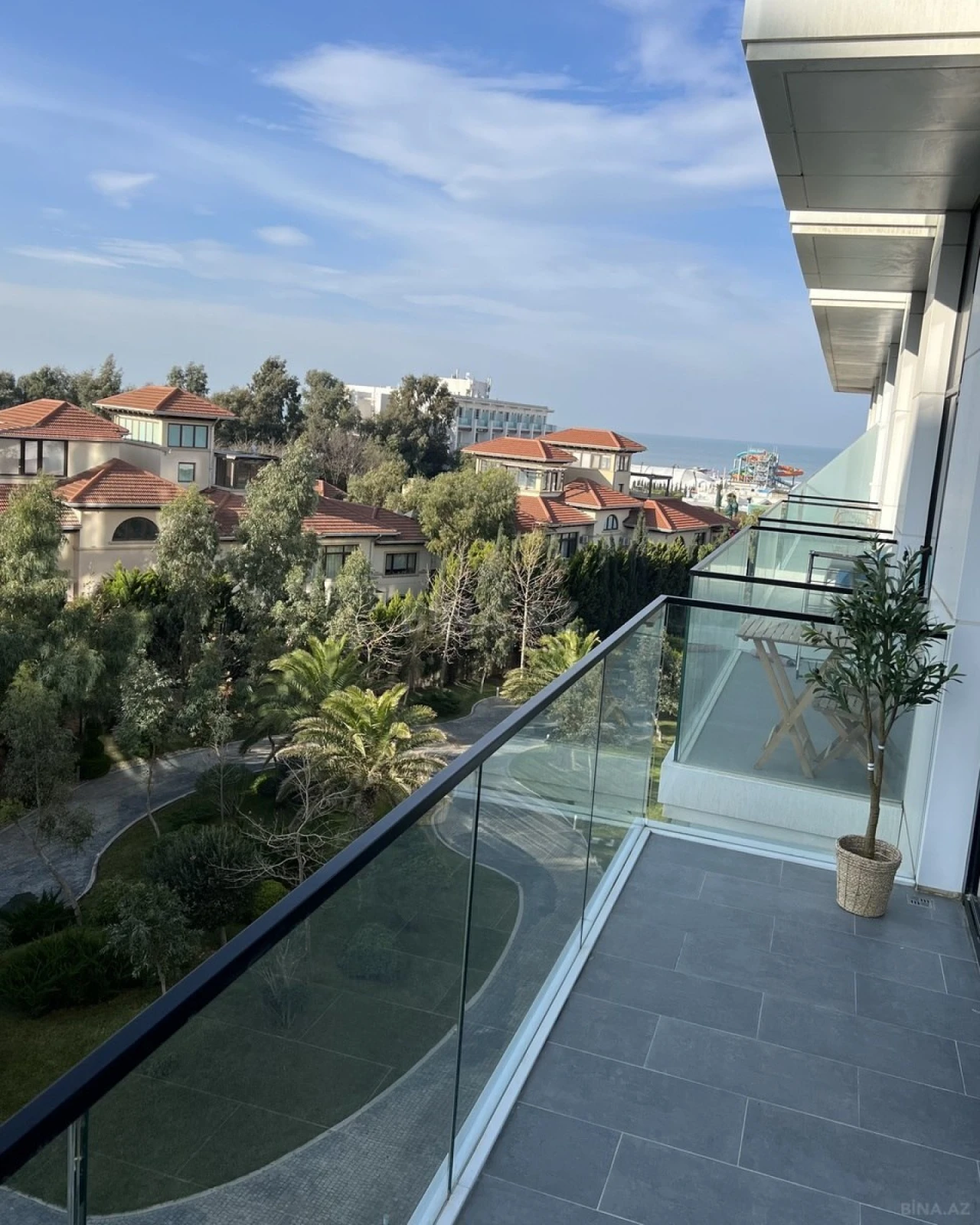 Kirayə verilir 2 otaqlı mənzil 72 m²