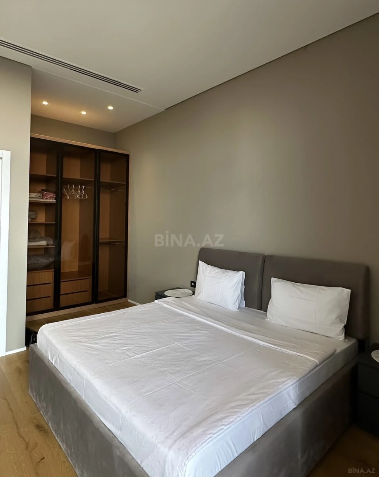 Kirayə verilir 2 otaqlı mənzil 72 m²
