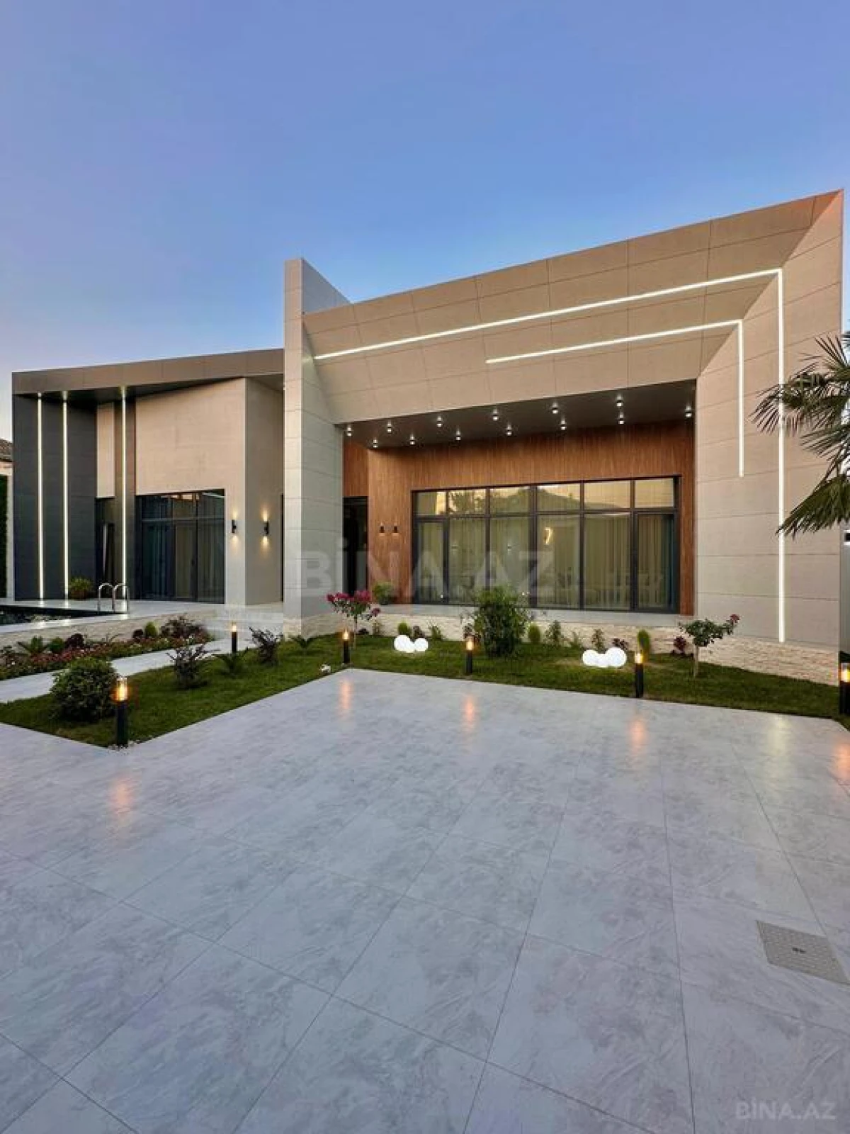 Satılır 5 otaqlı həyət evi 260 m²