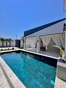 Satılır 5 otaqlı həyət evi 260 m²