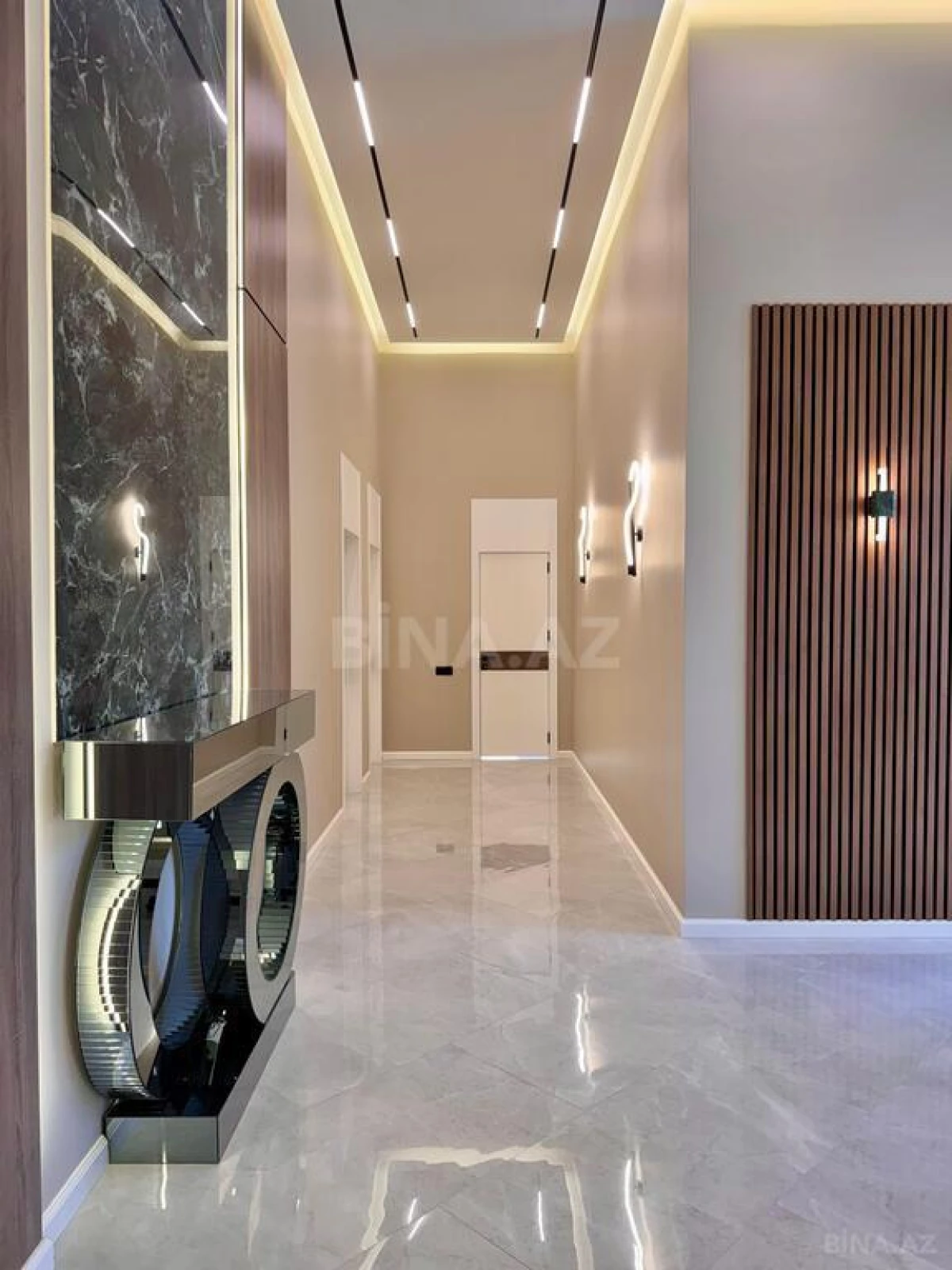 Satılır 5 otaqlı həyət evi 260 m²