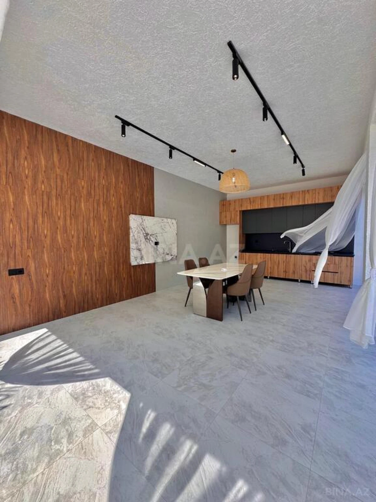 Satılır 5 otaqlı həyət evi 260 m²