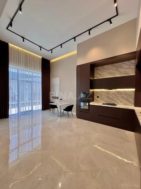 Satılır 5 otaqlı həyət evi 260 m²