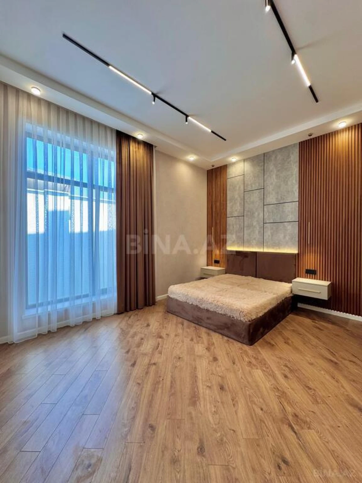 Satılır 5 otaqlı həyət evi 260 m²