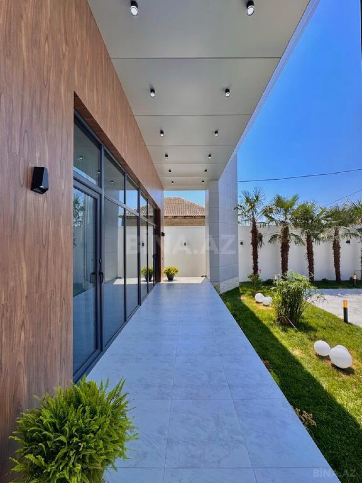 Satılır 5 otaqlı həyət evi 260 m²