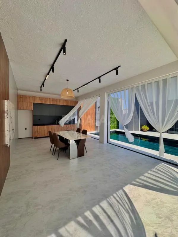 Satılır 5 otaqlı həyət evi 260 m²