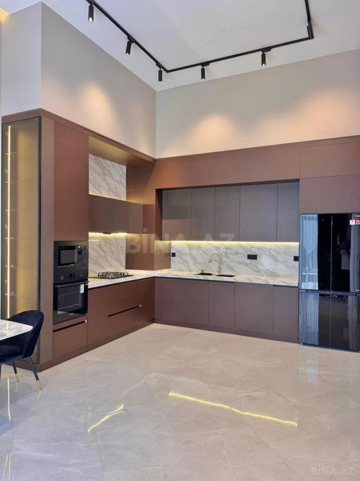 Satılır 5 otaqlı həyət evi 260 m²