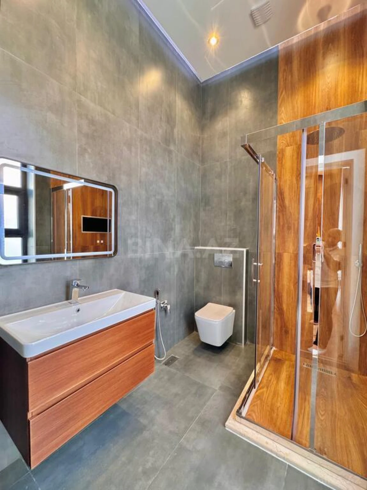 Satılır 5 otaqlı həyət evi 260 m²