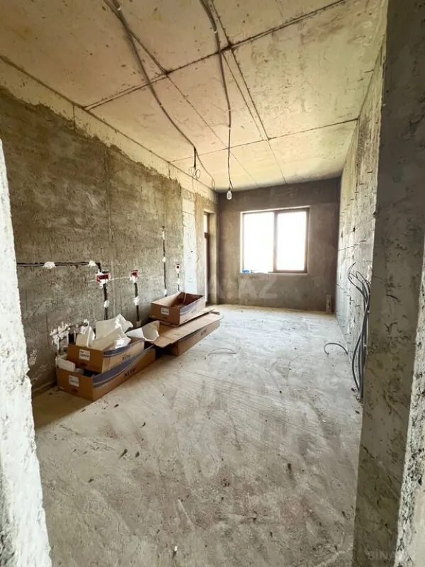 Satılır 4 otaqlı mənzil 200 m²