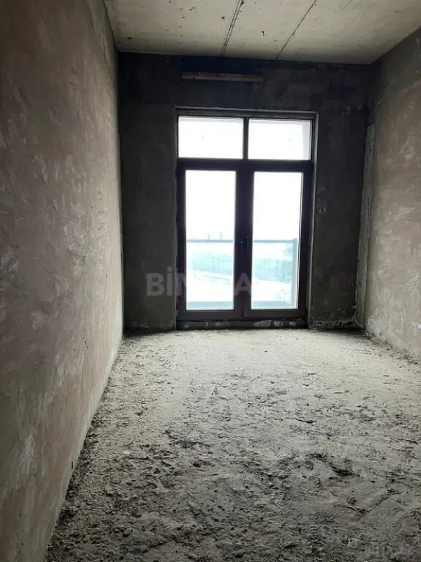 Satılır 4 otaqlı mənzil 200 m²
