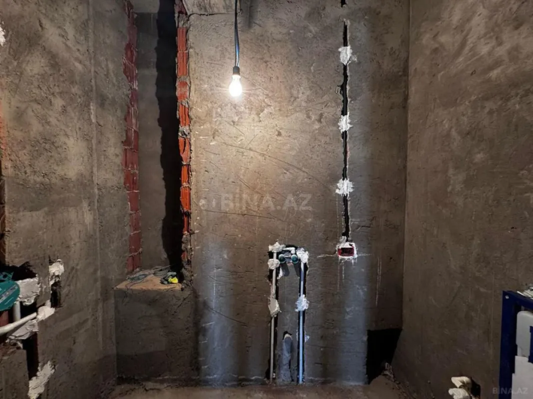 Satılır 4 otaqlı mənzil 200 m²