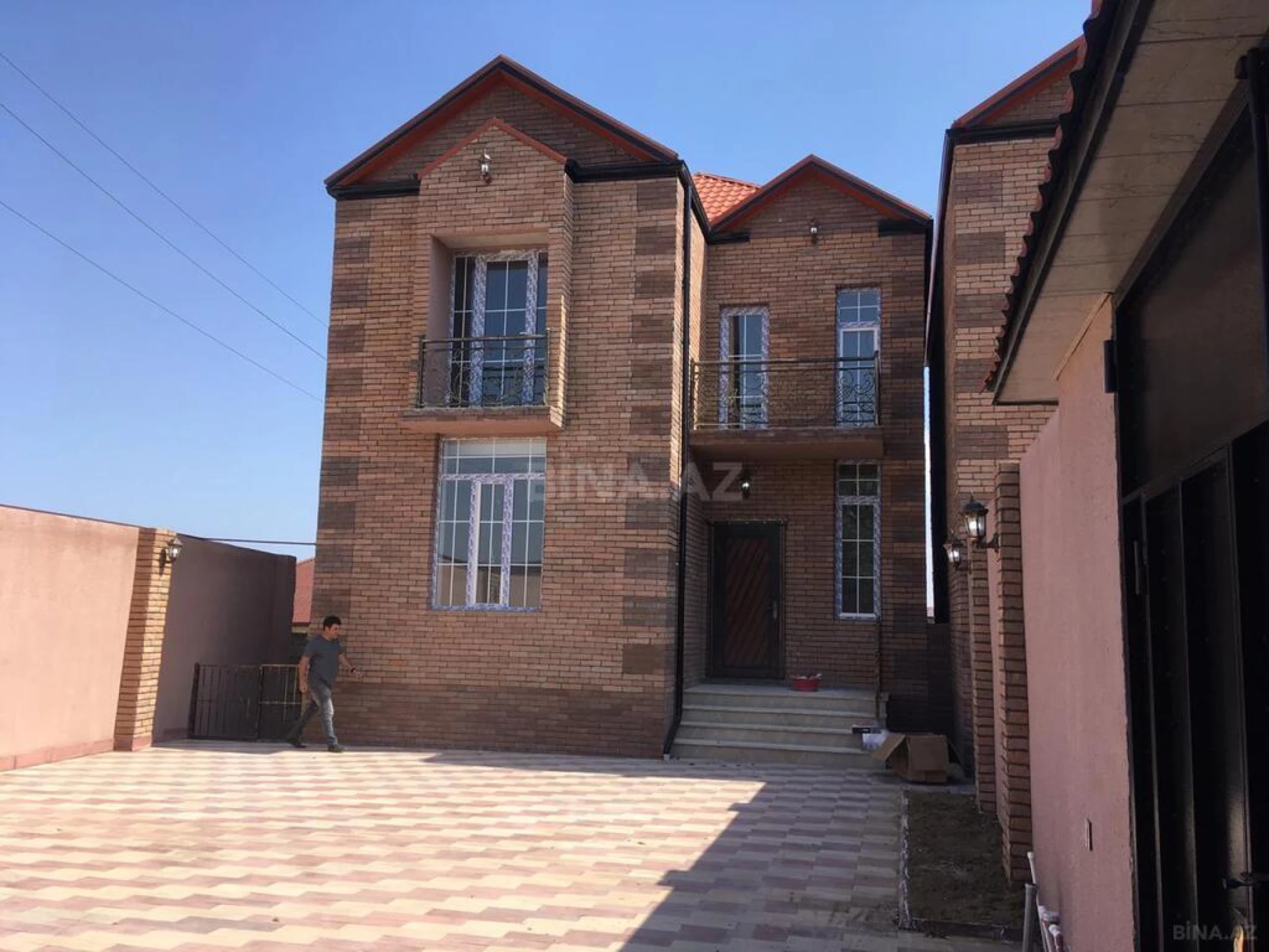 Satılır 5 otaqlı həyət evi 130 m²