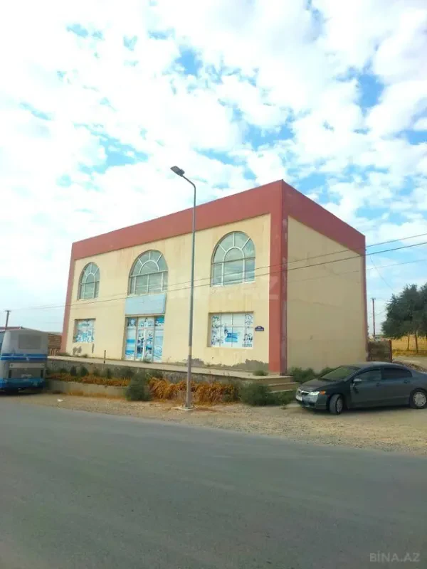 Kirayə verilir obyekt 400 m²