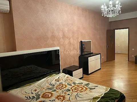 Satılır 3 otaqlı mənzil 147 m²