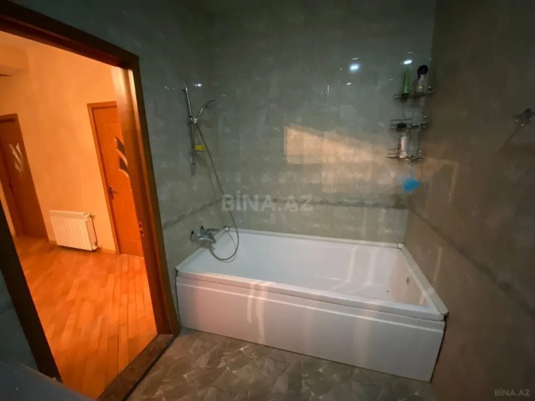 Satılır 3 otaqlı mənzil 147 m²