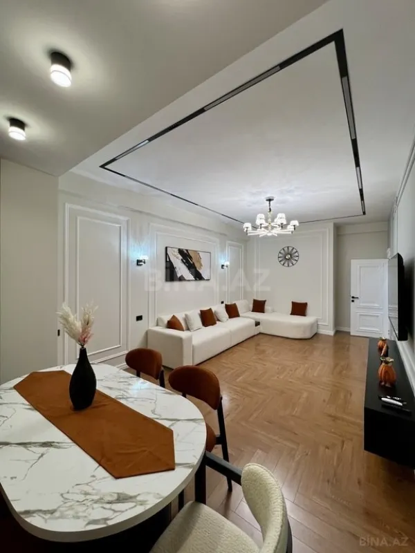 Kirayə verilir 2 otaqlı mənzil 67 m²
