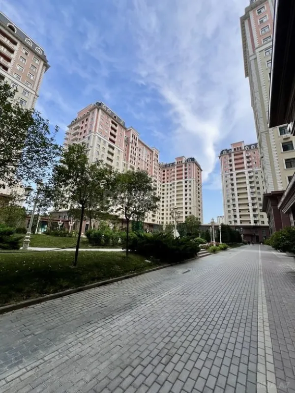 Kirayə verilir 2 otaqlı mənzil 67 m²