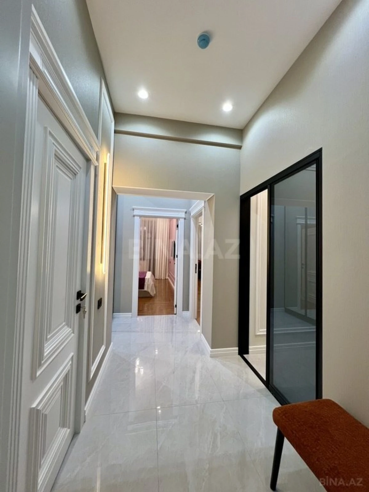 Kirayə verilir 2 otaqlı mənzil 67 m²