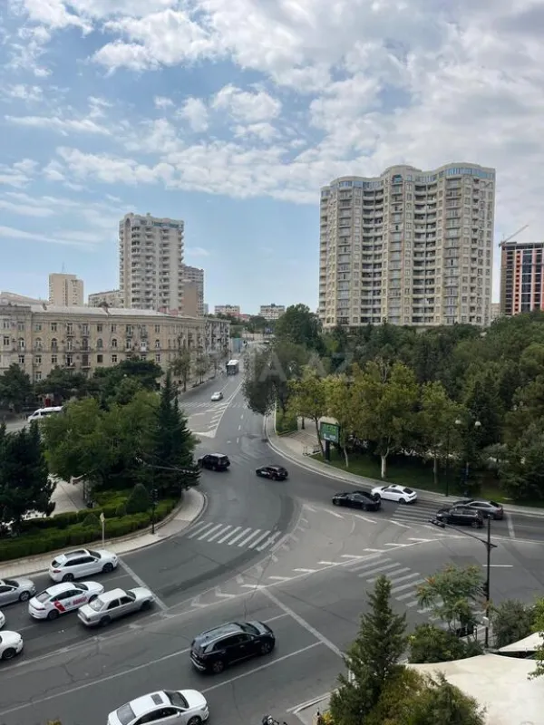 Kirayə verilir 2 otaqlı mənzil 60 m²