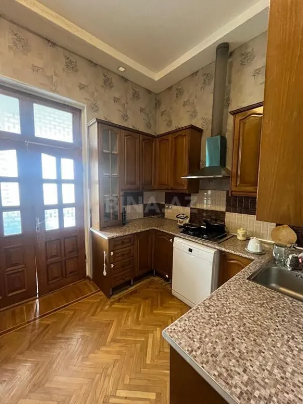 Kirayə verilir 2 otaqlı mənzil 60 m²