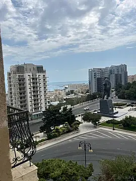 Kirayə verilir 2 otaqlı mənzil 60 m²