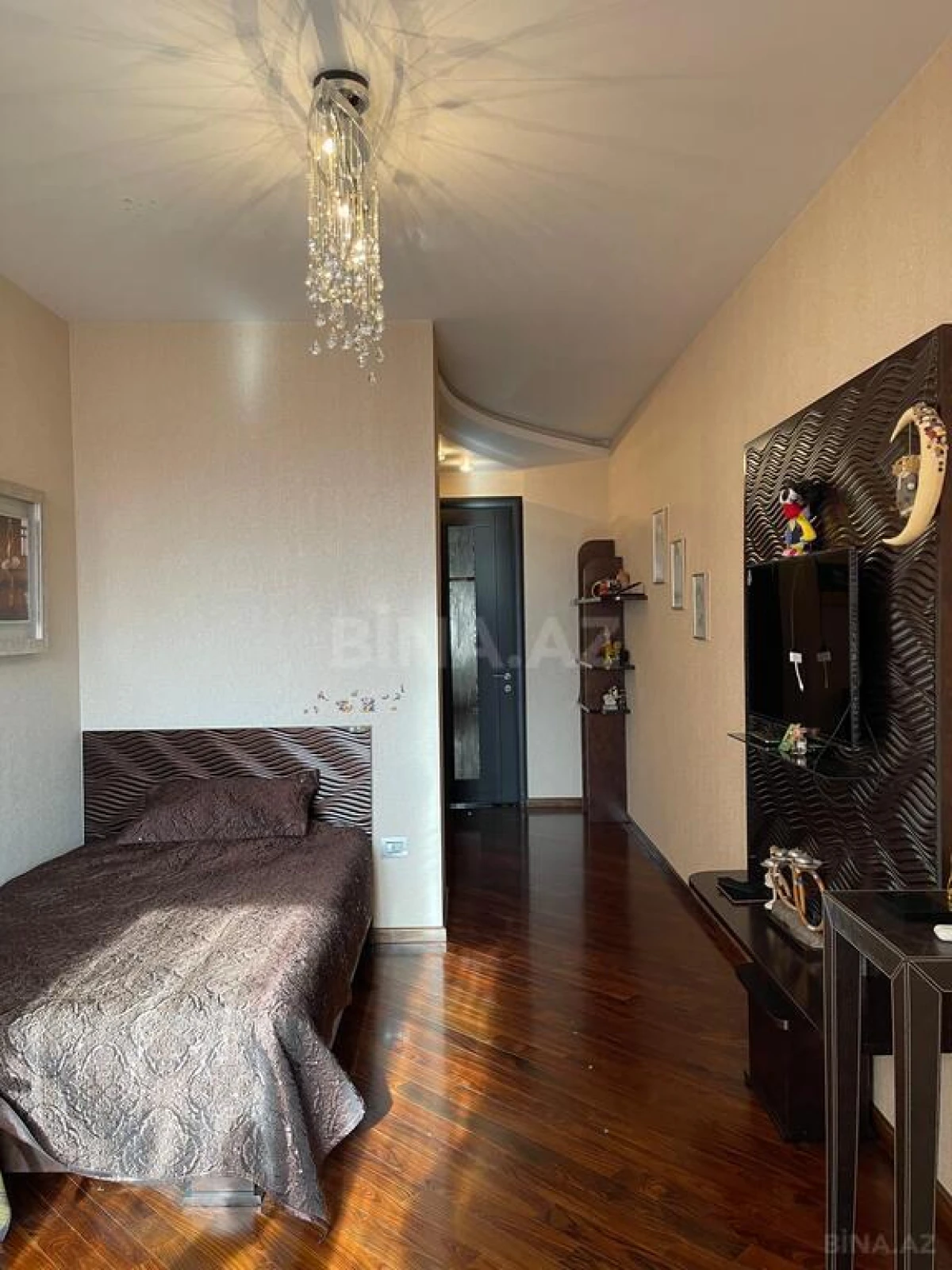 Satılır 4 otaqlı mənzil 260.5 m²
