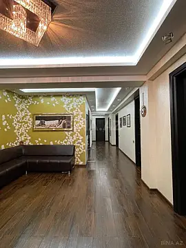 Satılır 4 otaqlı mənzil 260.5 m²