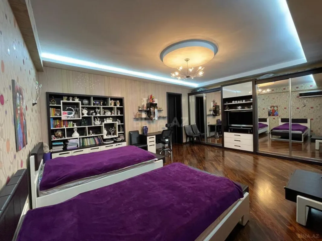 Satılır 4 otaqlı mənzil 260.5 m²