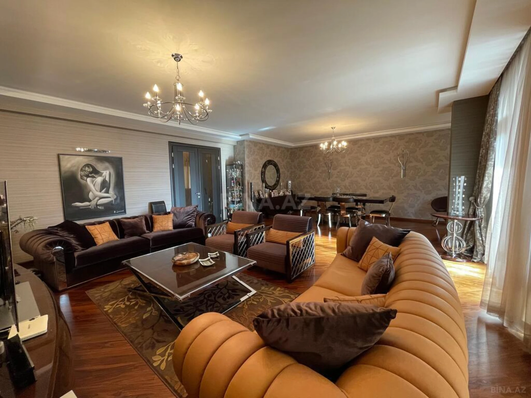 Satılır 4 otaqlı mənzil 260.5 m²