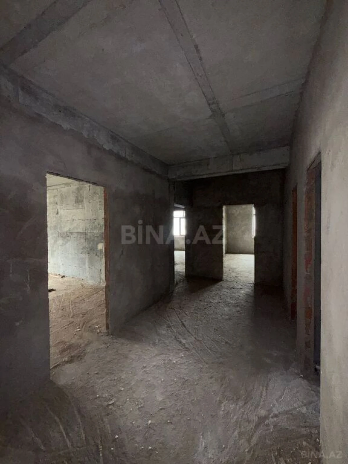 Satılır 3 otaqlı mənzil 155.5 m²