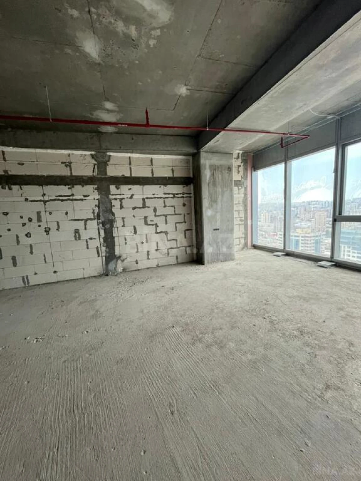 Satılır 2 otaqlı mənzil 98 m²