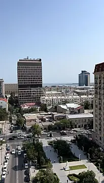 Satılır 4 otaqlı mənzil 180 m²