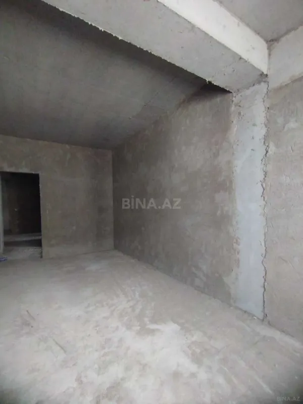 Satılır 4 otaqlı mənzil 193 m²